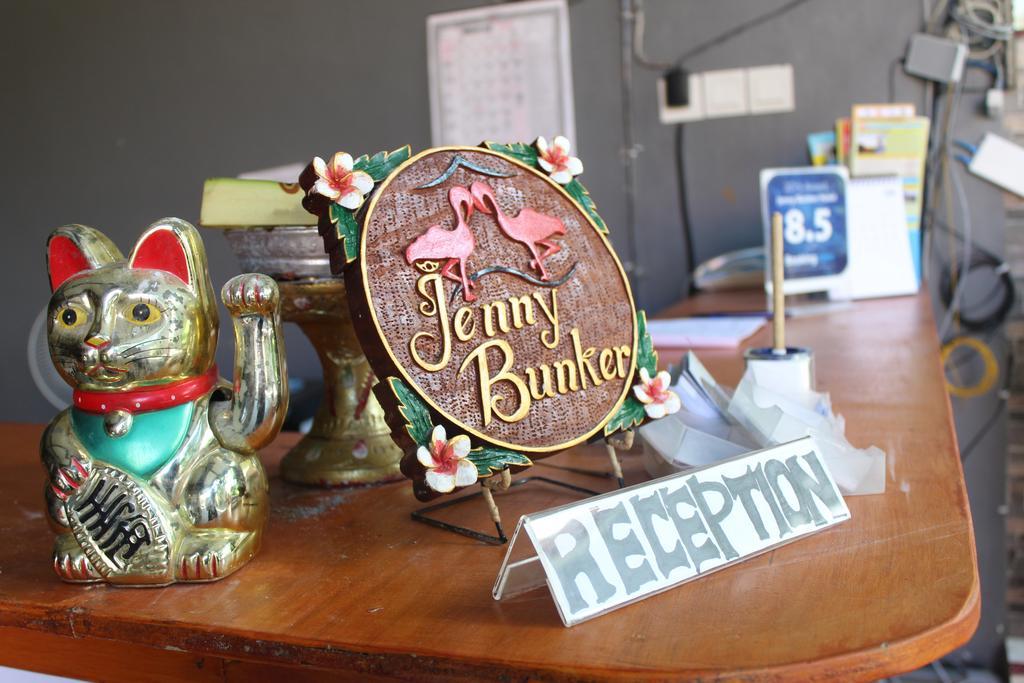 Jenny Bunker Homestay Кута Экстерьер фото